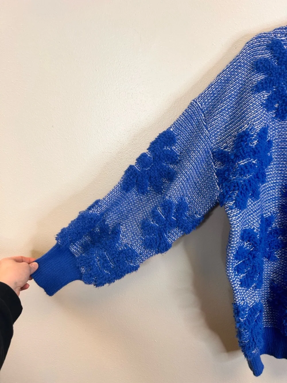 Blue Floral Oversized Textured Knit Sweater Size L Quirky Dopamine Colorful Fun - Picture 4 of 10